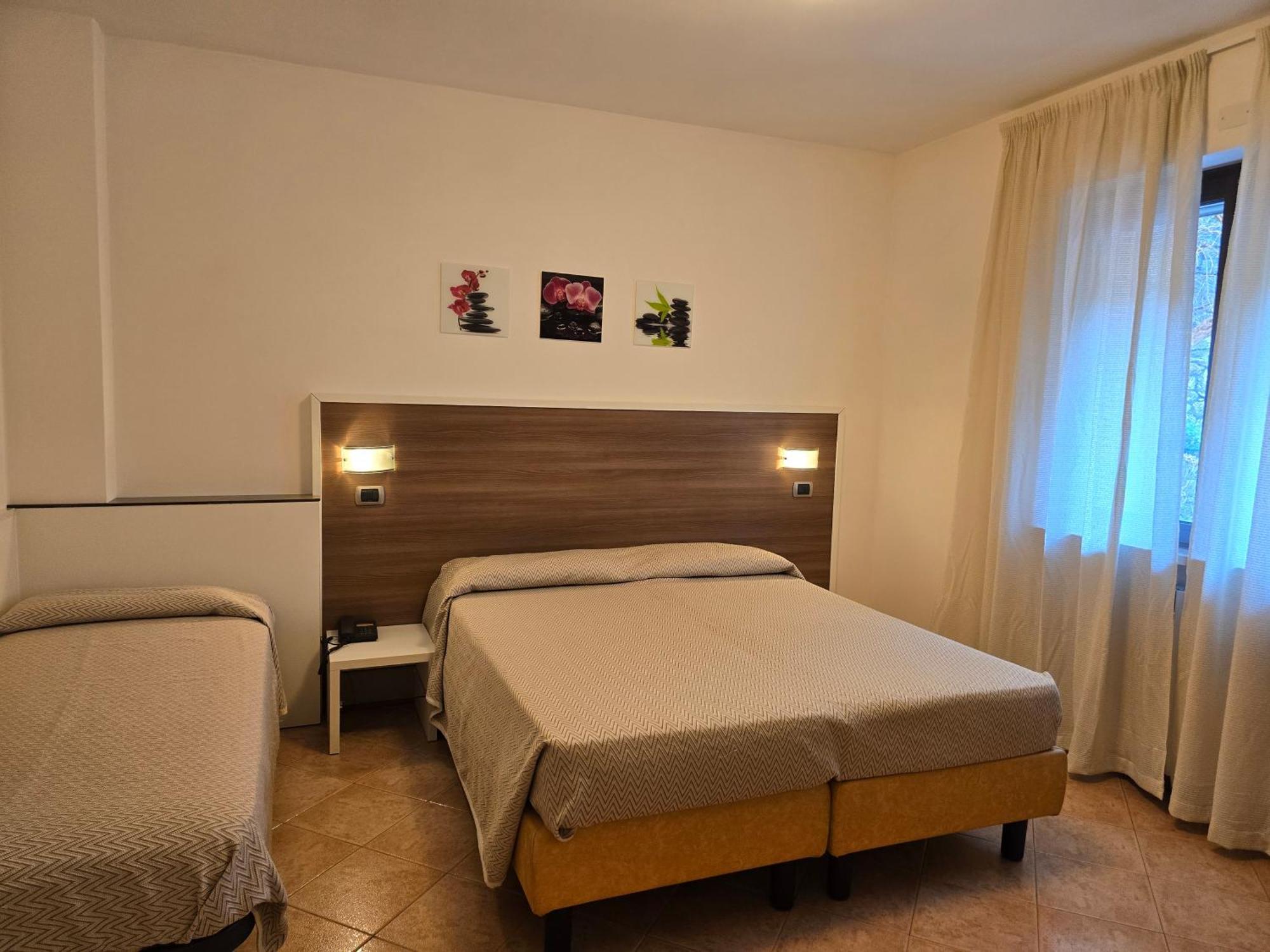 Hotel Pace Brenzone sul Garda Exterior photo
